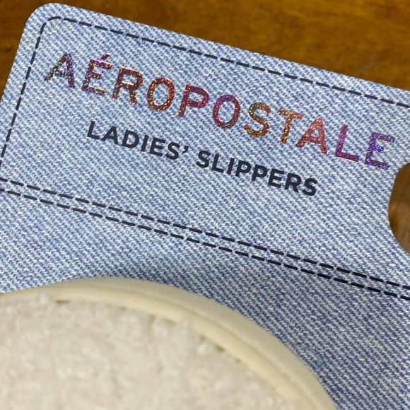 NWT.  Aeropostale, ladies’ size 9-10 (L), slippers. - Picture 6 of 14